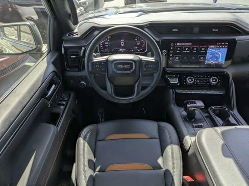 Used 2025 GMC Sierra 1500 AT4 w/ AT4 Premium Package AWD/4WD image 16