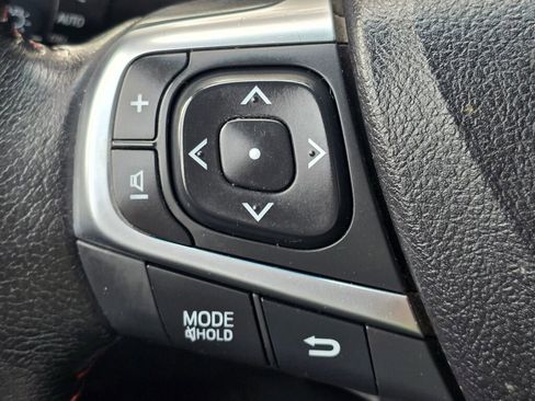 Used 2015 Toyota Camry SE image 30