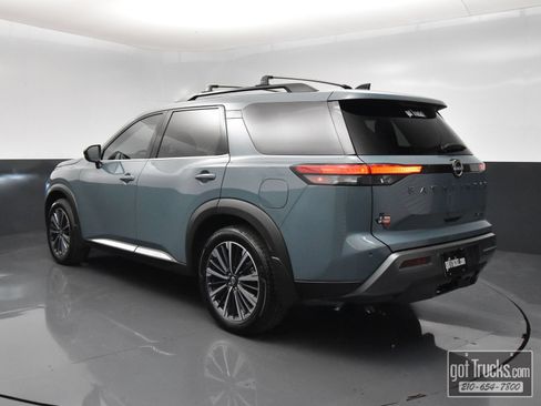 Used 2026 Nissan Pathfinder Platinum w/ Cargo Package FWD image 5