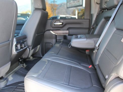 Used 2022 GMC Sierra 3500 Denali w/ Denali Ultimate Package image 77