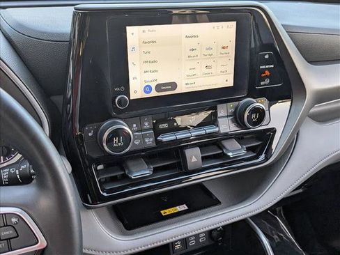 Used 2023 Toyota Highlander XLE image 13
