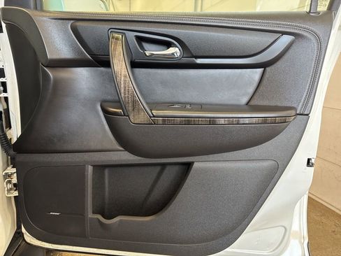 Used 2014 GMC Acadia SLT image 40