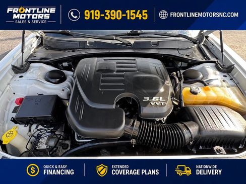 Used 2016 Dodge Charger SXT RWD image 3