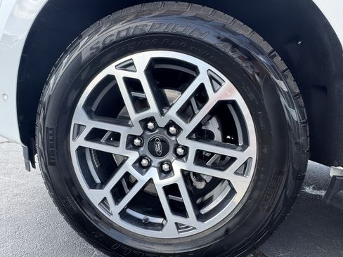 Certified 2025 Ford Expedition Active AWD/4WD image 14
