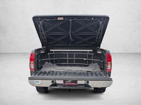 Used 2012 Nissan Frontier 4x4 Crew Cab image 6