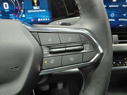 Used 2026 Chevrolet Equinox LT AWD/4WD image 31