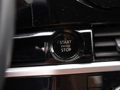 Certified 2025 Nissan Pathfinder SV w/ SV Premium Package FWD image 17