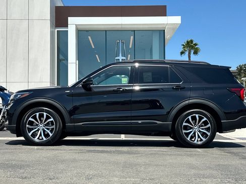 New 2026 Ford Explorer ST-Line RWD image 6