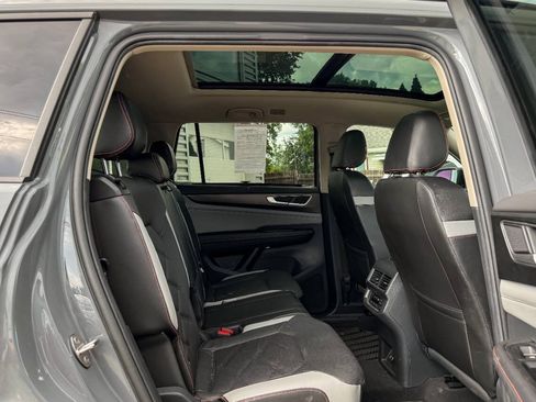 Used 2024 Volkswagen Atlas Peak Edition SEL AWD/4WD image 14
