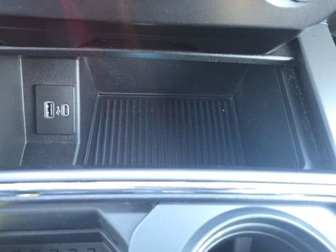 Used 2020 Ford F250 XLT w/ XLT Premium Package image 27