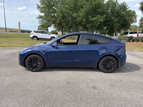 Used 2021 Tesla Model Y Long Range AWD/4WD image 2