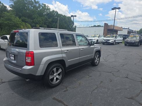 Used 2016 Jeep Patriot High Altitude FWD image 6