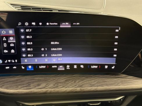 Used 2025 Audi Q5 Premium Plus w/ Premium Plus AWD/4WD image 17