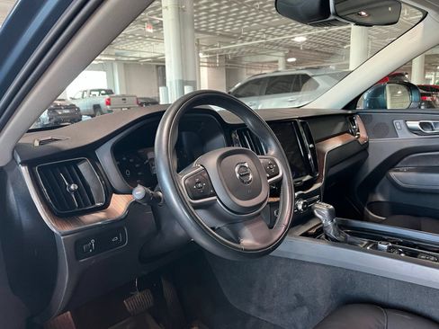 Used 2021 Volvo XC60 T6 Momentum w/ Premium Package AWD/4WD image 19