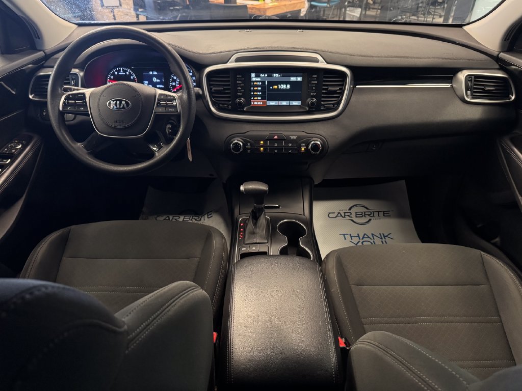 Used 2020 Kia Sorento LX AWD/4WD image 9