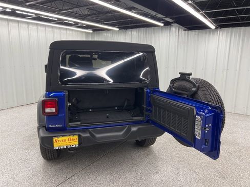 Used 2020 Jeep Wrangler Sport image 10