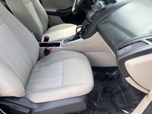 Used 2015 Ford Focus SE image 10