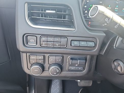 Used 2024 Chevrolet Tahoe High Country w/ Premium Package image 10