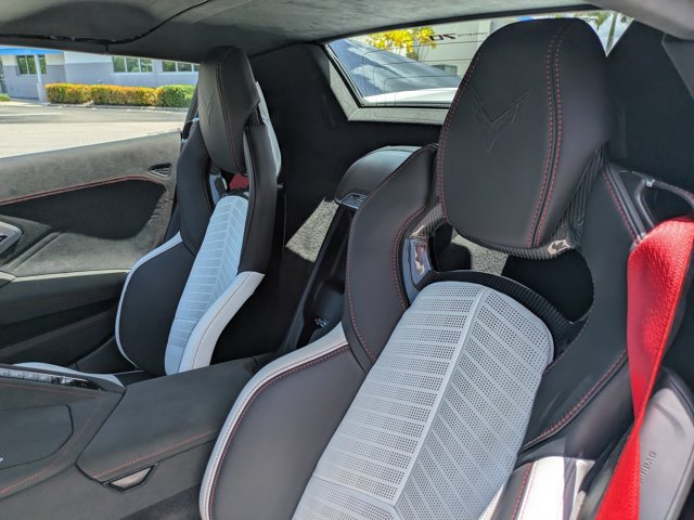 Used 2023 Chevrolet Corvette Z06 RWD image 16