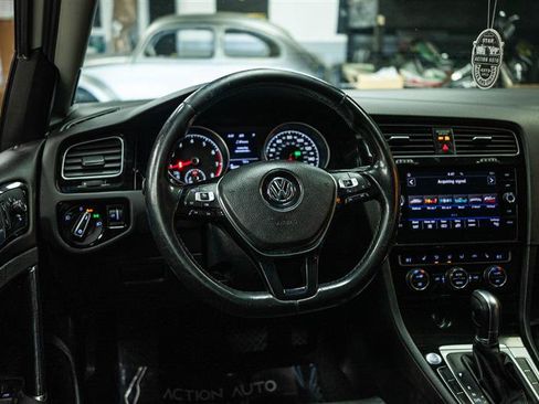 Used 2018 Volkswagen Golf SEL FWD image 16