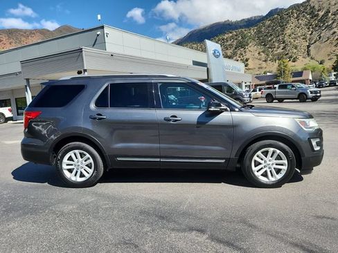 Used 2016 Ford Explorer XLT w/ Equipment Group 202A FWD image 2