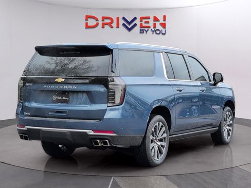 New 2026 Chevrolet Suburban High Country image 5