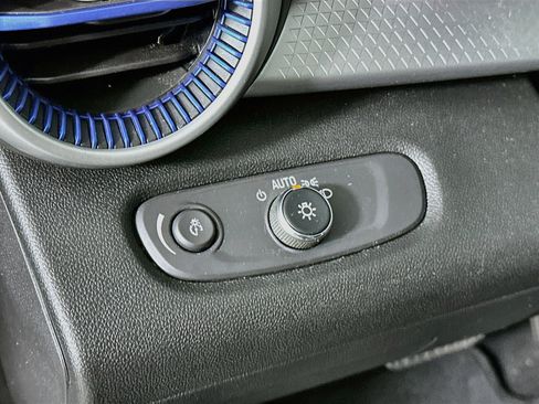 Used 2024 Chevrolet Trax LS FWD image 17