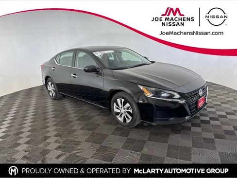 Used 2023 Nissan Altima 2.5 S FWD image 1