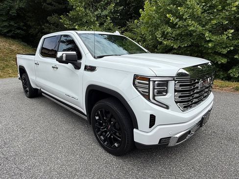 Used 2023 GMC Sierra 1500 Denali w/ Denali Reserve Package AWD/4WD image 4