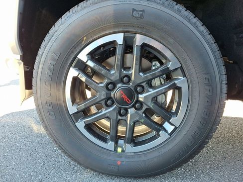 New 2025 Toyota Tacoma TRD Sport image 4