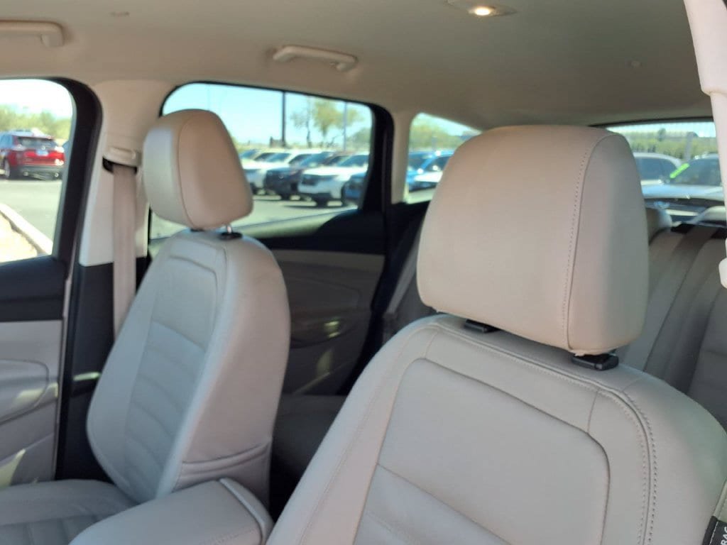 Used 2017 Ford C-MAX Titanium FWD image 26
