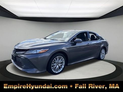 Used 2020 Toyota Camry XLE w/ Sunroof Package image 1