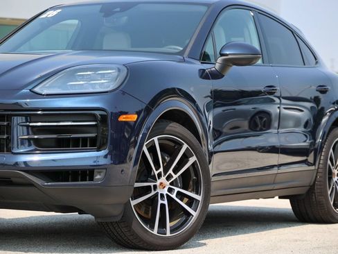 Certified 2026 Porsche Cayenne Coupe AWD/4WD image 12