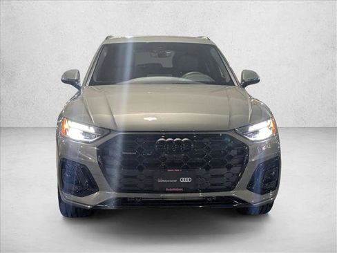 Certified 2025 Audi Q5 2.0T Premium Plus image 2