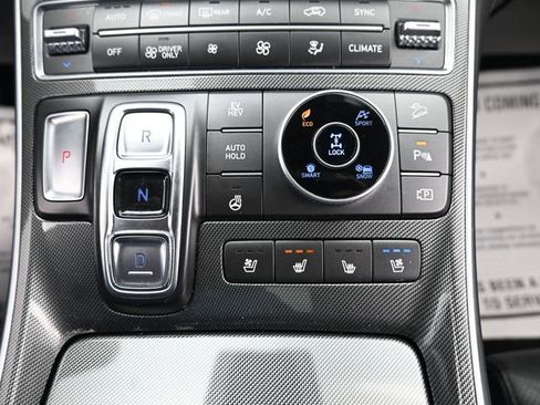 Used 2023 Hyundai Santa Fe Limited image 16