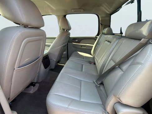 Used 2012 GMC Sierra 2500 SLT w/ SLT Convenience Package AWD/4WD image 19