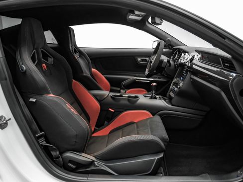 Used 2019 Ford Mustang Shelby GT350R w/ GT350R Equipment Group 920A RWD image 49