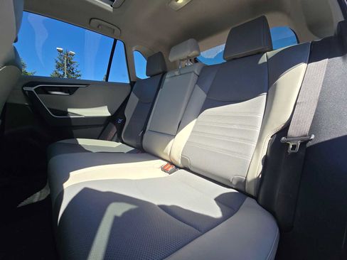Used 2022 Toyota RAV4 Limited AWD/4WD image 17