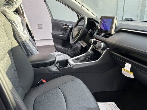 Used 2025 Toyota RAV4 XLE image 13