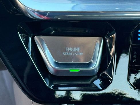 Used 2024 GMC Sierra 3500 Denali w/ Denali Reserve Package image 27