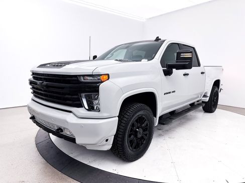 Used 2022 Chevrolet Silverado 2500 High Country w/ Z71 Off-Road Package image 13
