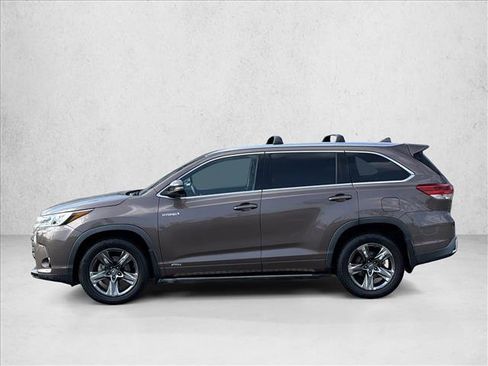 Used 2018 Toyota Highlander Limited Platinum w/ Carpet Mat Package (TMS) image 8
