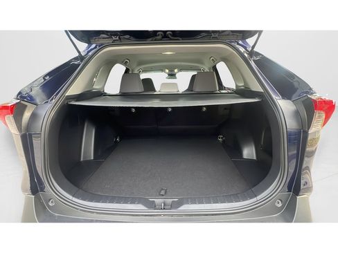 Used 2025 Toyota RAV4 XLE FWD image 9