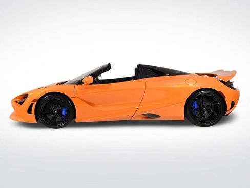 Used 2026 McLaren 750S Spider image 2