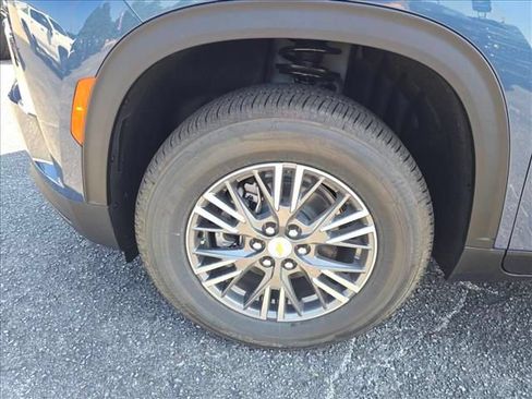 New 2026 Chevrolet Traverse LT w/ Driver Confidence Package FWD image 31