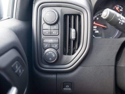 Used 2022 Chevrolet Silverado 1500 Custom AWD/4WD image 9