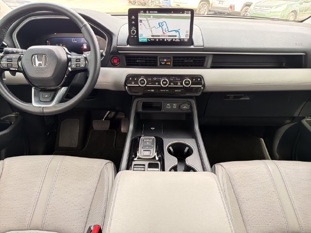 Used 2025 Honda Pilot Elite image 9