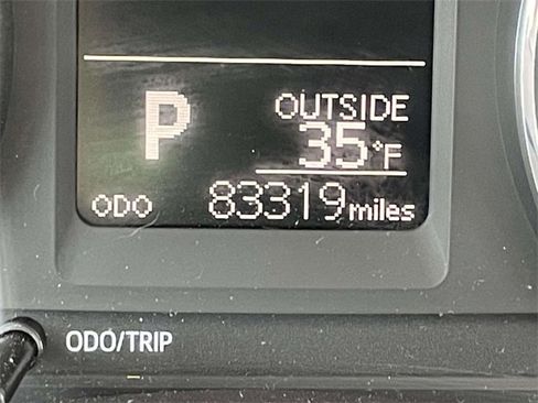 Used 2018 Toyota Corolla LE image 24