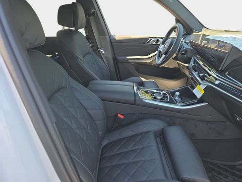 New 2026 BMW X5 xDrive40i w/ M Sport Package AWD/4WD image 8