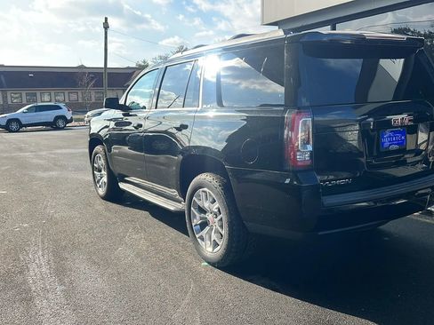 Used 2017 GMC Yukon SLE w/ SLE Value Package image 4